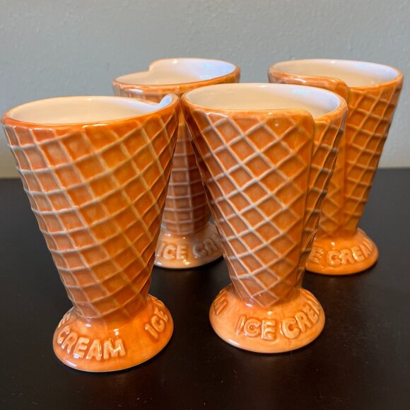 Set of 4 WILLIAMS-SONOMA Waffle Ice Cream Cone Shaped Embossed Serving Dishes 3D - Picture 1 of 11